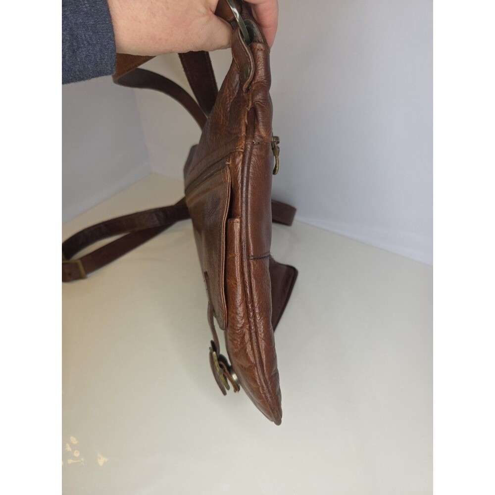 LAND Brown Leather Square (11 X 11) Messenger Satchel w/ Handle & Shoulder Strap - Picture 6 of 16